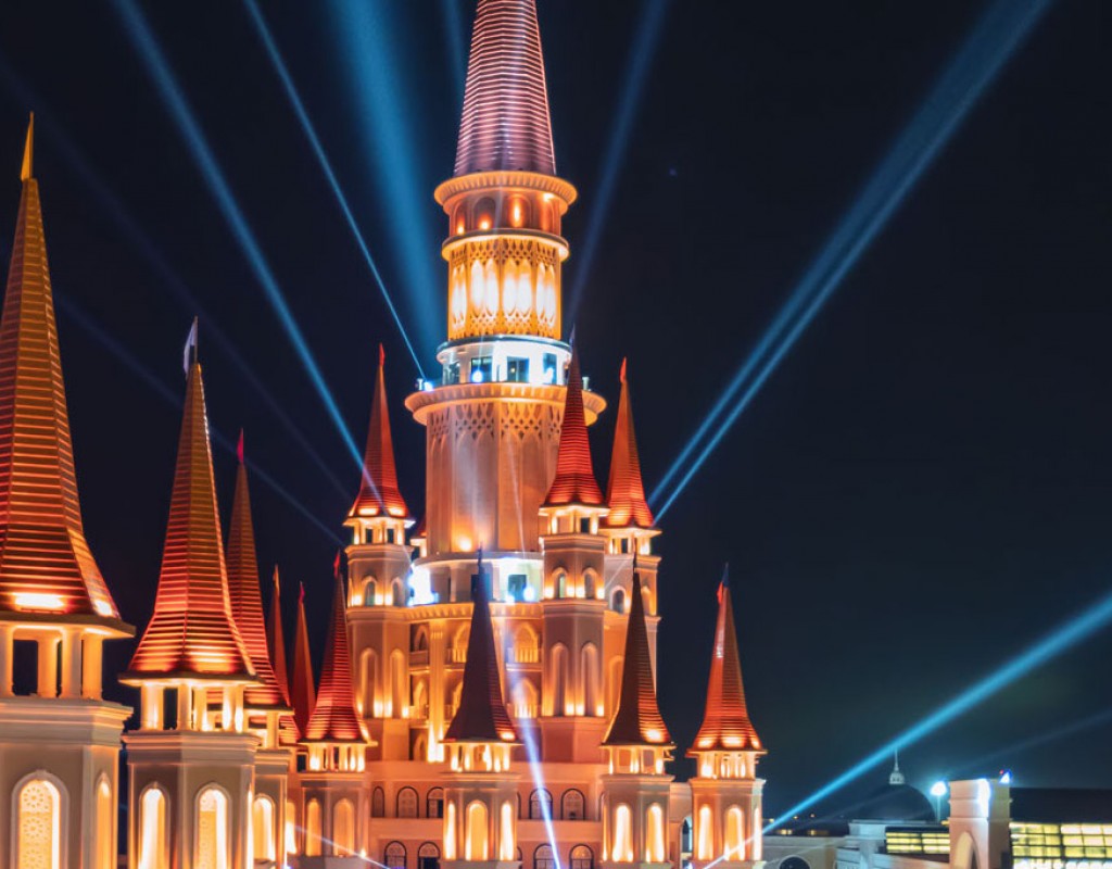 THE LAND OF LEGENDS - LIGHT SHOW AT NIGHT